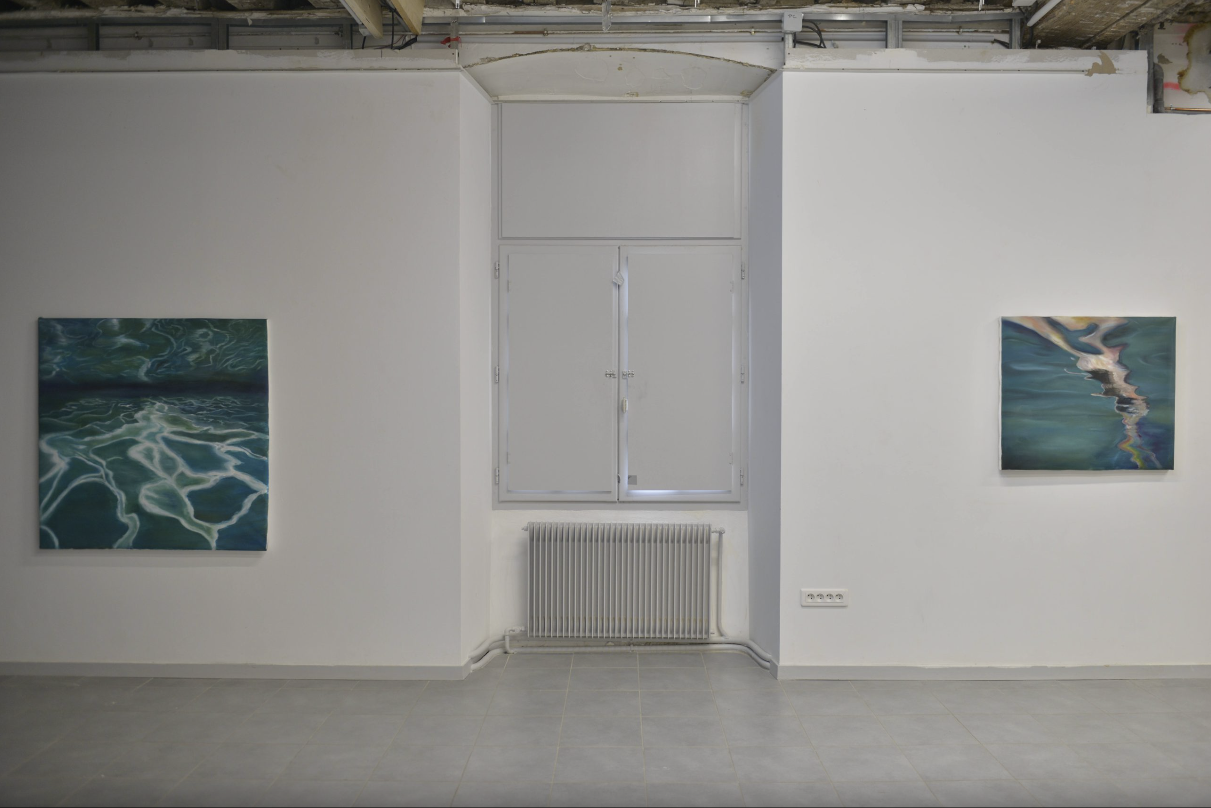 photo de l'exposition "ce qui reste" DNA de Solène Goget à Bourges, de 2022, vue intérieur d'expo.