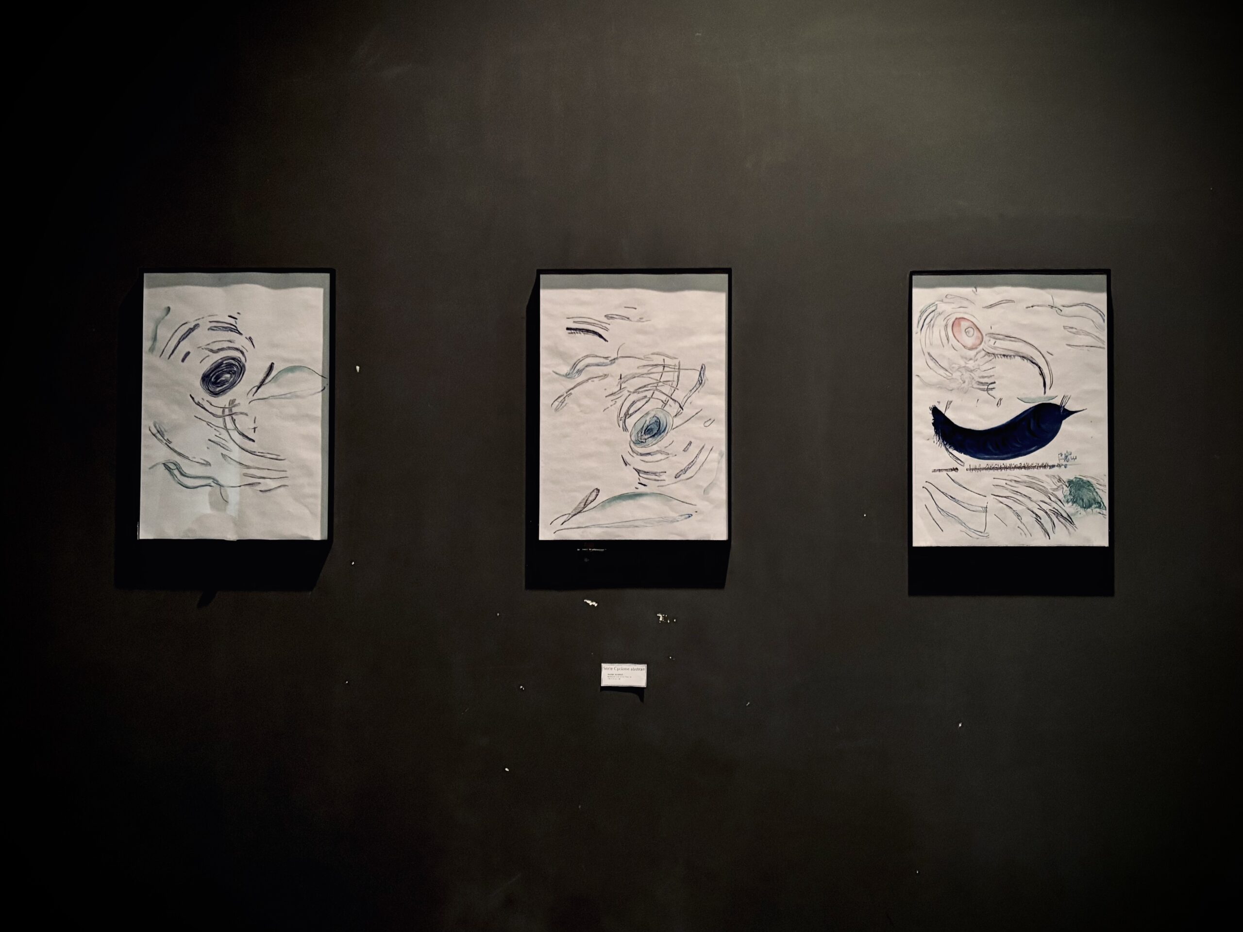 photo de l'Exposition collectives — Galerie Henri le moral, Rennes. de 2024, avec plusieurs artistes dont Solène Goget. vue de face.